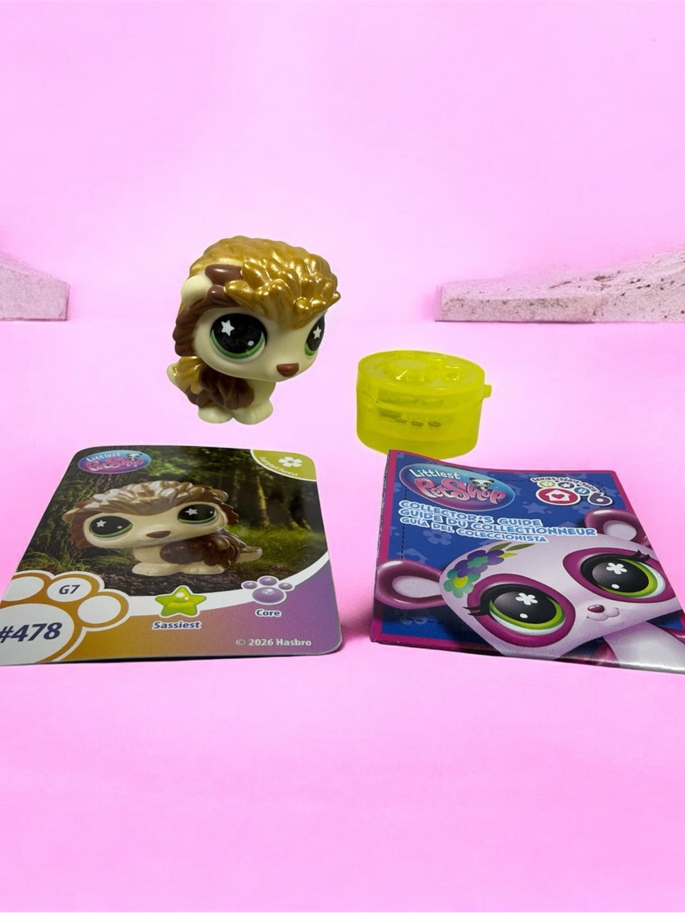 Hasbro Littlest Pet Shop Brown & Gold Hedgehog Figure with Yellow Accessory
